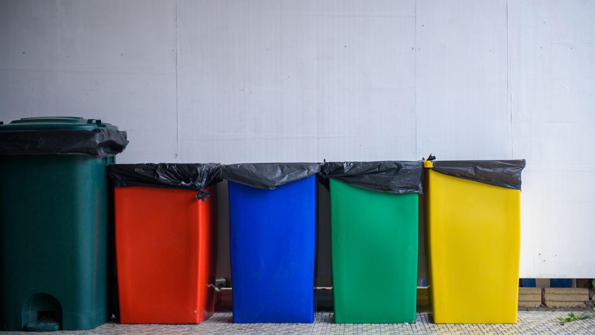 EU plans harmonised colour code for bin bags – EURACTIV.com